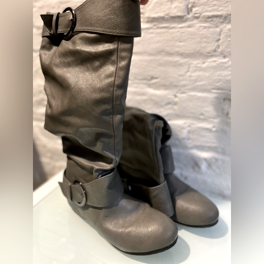 Dream Pairs Gray Boots
